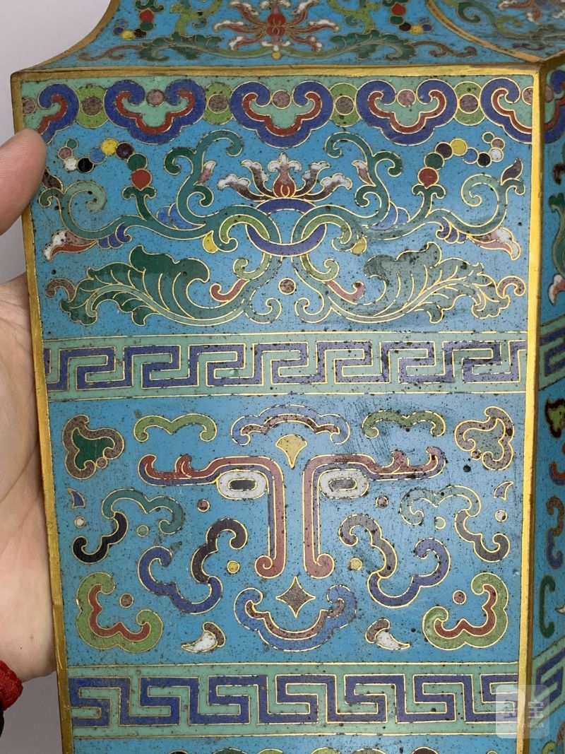 清乾隆 铜掐丝珐琅兽面纹璧瓶 - 图4